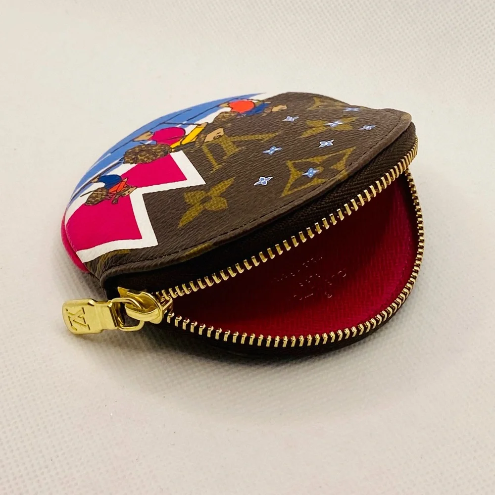 EUC Louis Vuitton 2018 Christmas Animation Porte Monnaie Round Coin Purse - Picture 10 of 15